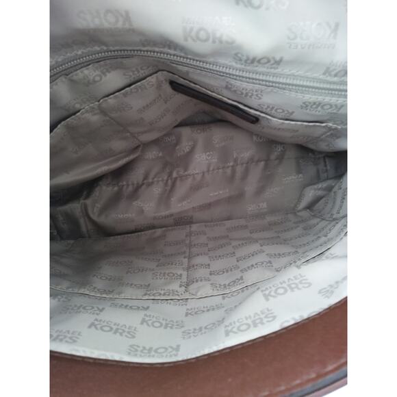 Michael Kors brown leather purse handle/strap TurnKey latch closure. Storage - Picture 12 of 13